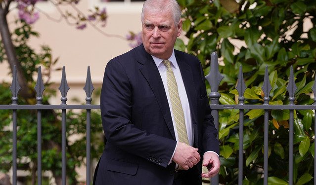 Πρώην-πρίγκιπας-Άντριου:-Η-«σωματική-επίθεση»-σε-αξιωματούχο-του-Παλατιού-και-η-παρέμβαση-του-Καρόλου