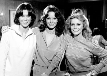 Οι-«Άγγελοι-του-Τσάρλι»-ενώθηκαν-ξανά-50-χρόνια-μετά-–-Στα-80-της,-μία-από-τις-τρεις-πρωταγωνίστριες-κλέβει-τις-εντυπώσεις