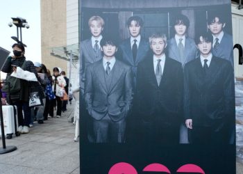 Χαμός-με-την-επιστροφή-του-συγκροτήματος-bts:-260.000-θαυμαστές-τους-συγκεντρώθηκαν-στη-Σεούλ-για-την-πολυαναμενόμενη-συναυλία-τους