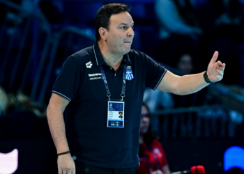 Βλάχος-για-τη-μεγάλη-νίκη-της-Ελλάδας-επί-της-Ουγγαρίας:-Πήραμε-διαφορά-και-δεν-τους-αφήσαμε-να-επιστρέψουν,-βίντεο