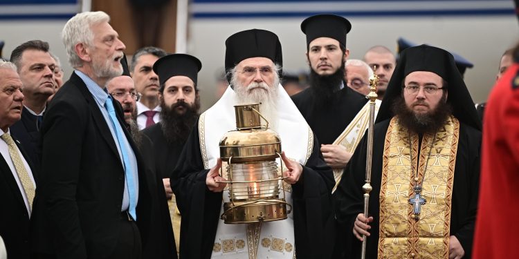 Άγιο-Φως:-–-Με-τιμές-αρχηγού-κράτους-η-υποδοχή-του-στο-«Ελευθέριος-Βενιζέλος»