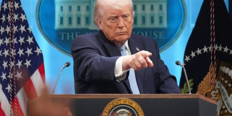 Τραμπ:-«Το-ίδιο-μου-κάνει-είτε-κλειστεί-συμφωνία-με-το-Ιράν-ή-όχι-–-Τους-νικήσαμε-στρατιωτικά»