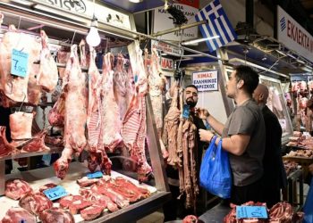 Χαοτική-διαφορά:-Πόσο-πιο-ακριβό-είναι-το-πασχαλινό-τραπέζι-σε-σχέση-με-το-περυσινό