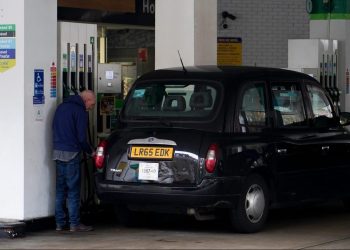 Σχέδια-κινητοποιήσεων-για-τα-καύσιμα-σε-Αγγλία-και-Βόρεια-Ιρλανδία-–-Πίεση-από-το-ντίζελ-άνω-των-2-λιρών