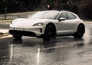 test-drive-porsche-taycan-4-cross-turismo:-Περιπετειώδης-αριστοκράτης