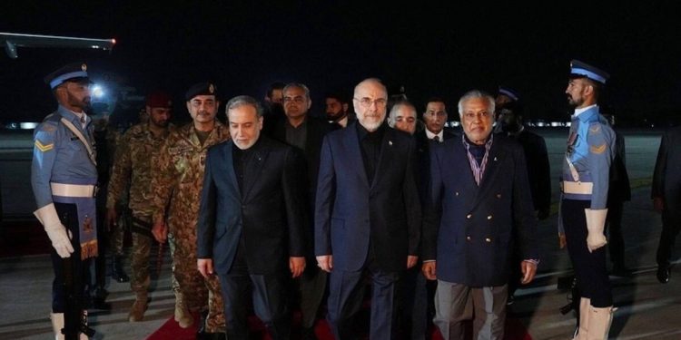 Οι-ΗΠΑ-να-καταλάβουν-ότι-δεν-μπορούν-να-μας-υπαγορεύουν-τους-όρους-τους,-λέει-πρώην-υπουργός-Εξωτερικών-του-Ιράν