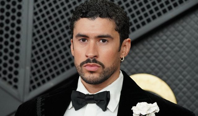 Φοράνε-οι-άνδρες-μπαλαρίνες;-Αν-κρίνουμε-από-το-bad-bunny-ναι-και-μάλιστα-αυτό-αρέσει-πολύ-στις-γυναίκες