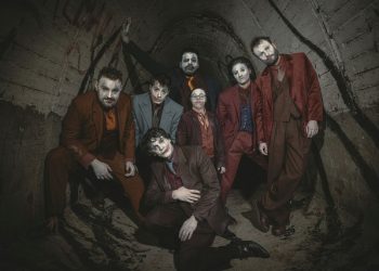 ΑΜΛΕΤ-(machine):-Μια-παράσταση-μέσα-σε-μια-παράσταση-στο-θέατρο-Πορεία