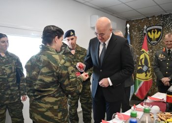 Δένδιας:-Ευχές-για-το-Πάσχα-από-το-επιτηρητικό-φυλάκιο-«126»-στον-Έβρο