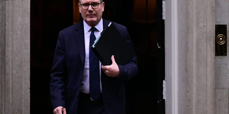 Στάρμερ-–-Ομάν:-Πίεση-για-διατήρηση-της-εκεχειρίας-και-ελευθερία-ναυσιπλοΐας-στα-Στενά-του-Ορμούζ