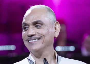 Ο-Θανάσης-Βασιλόπουλος-για-την-τσιγγάνικη-καταγωγή-του:-Δεν-κουβαλάω-τη-φυλή-στην-πλάτη-μου