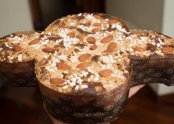 Συνταγή:-Το-«ξαδερφάκι»-του-πανετόνε-–-Πώς-θα-φτιάξετε-το-colomba-di-pasqua-για-το-πασχαλινό-τραπέζι