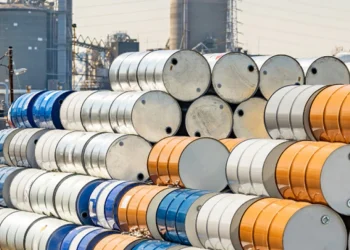 Πετρέλαιο:-Πώς-πυροδοτεί-ντόμινο-από-ελλείψεις-σε-βιομηχανία-και-τρόφιμα