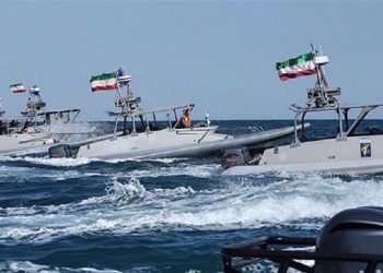 Οι-Φρουροί-της-Επανάστασης-απειλούν-να-χτυπήσουν-όποιο-πλοιό-προσπαθήσει-να-περάσει-τα-Στενά-του-Ορμούζ-–-Είναι-υπό-τον-έλεγχό-μας