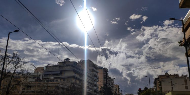 Καιρός-αύριο:-Λίγη-συννεφιά-σε-Αττική-και-Θεσσαλονίκη-–-Τοπικές-βροχές-σε-άλλες-περιοχές