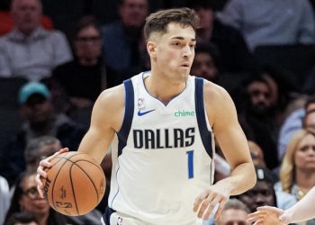 Το-«Χριστός-Ανέστη»-του-Πουλακίδα-στα-ελληνικά-(pic)