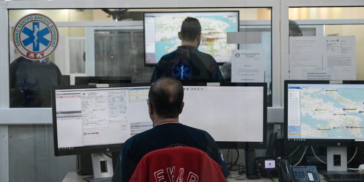 Πάσχα-στη-δουλειά-–-Τα-επαγγέλματα-που-δεν-γνωρίζουν-γιορτή-και-αργία