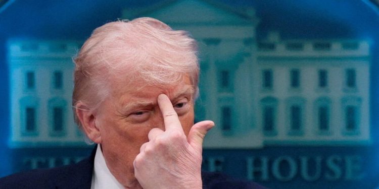 Τα-Στενά-του-Ορμούζ-«έκαψαν»-τις-διαπραγματεύσεις:-«Θα-τα-κλείσουμε»-λέει-ο-Τραμπ,-τι-απαντά-το-Ιράν