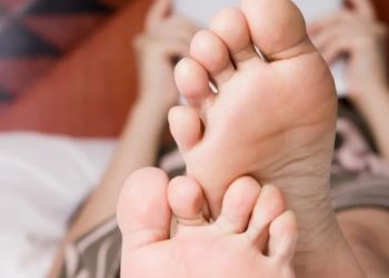 7-σημάδια-στα-πόδια-που-μπορεί-να-σχετίζονται-με-το-συκώτι-και-δεν-πρέπει-να-αγνοήσετε