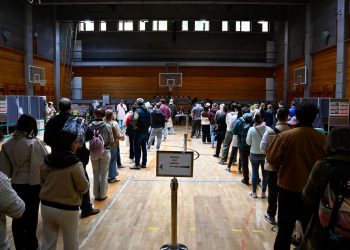 Ουγγαρία:-Ο-Όρμπαν-συνεχάρη-τον-Πέτερ-Μάγιαρ-για-τη-νίκη-του,-μετά-το-«οδυνηρό-αποτέλεσμα»