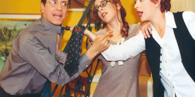 Αγαπάς-Κωνσταντίνου-και-Ελένης;-Το-πρόσφατο-reunion-Ράντου-Ρώμα-που-δεν-πήραμε-χαμπάρι-(vid)