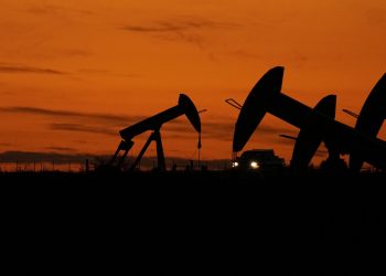 Πετρέλαιο:-Η-τιμή-του-βαρελιού-ξεπερνά-και-πάλι-τα-100-δολάρια-μετά-την-ανακοίνωση-περί-αποκλεισμού-των-λιμανιών-του-Ιράν