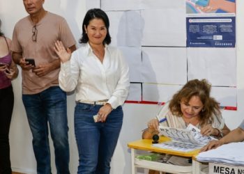Εκλογές-στο-Περού:-Προβάδισμα-της-Κέικο-Φουχιμόρι,-μάχη-για-τη-δεύτερη-θέση-δείχνουν-τα-exit-polls