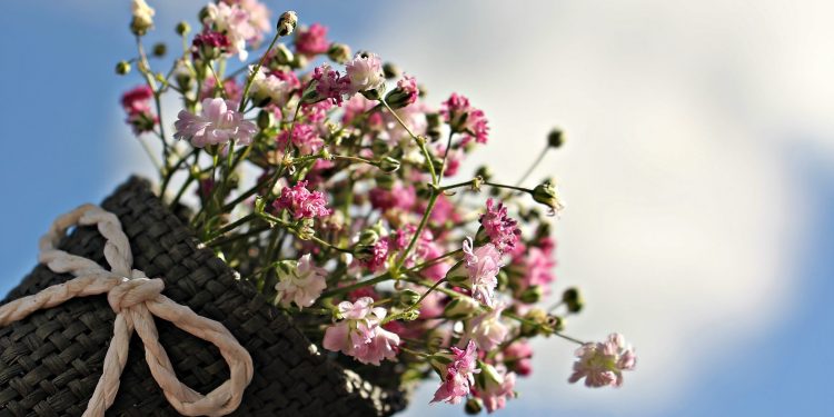 Εορτολόγιο:-Ποιοι-γιορτάζουν-σήμερα-13-Απριλίου,-Δευτέρα-του-Πάσχα