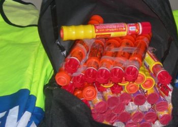 Αχαρνές:-Ανήλικος-τραυματίστηκε-στο-χέρι-από-χρήση-κροτίδας