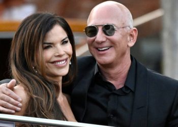 h-Λόρεν-Σάντσεζ-λέει-ότι-είναι-έτοιμη-να-αποκτήσει-παιδί-στα-56-της-με-τον-62χρονο-Τζεφ-Μπέζος