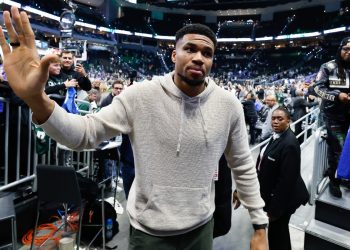 Γιάννης:-«Κάποιος-πρέπει-να-σου-κάνει-μια-πρόταση-για-να-υπογράψεις»