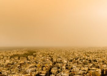 Καιρός-–-Κολυδάς:-Μέχρι-την-Πέμπτη-το-πέρασμα-της-αφρικανικής-σκόνης-–-Ανεβαίνει-έως-τους-25-βαθμούς-η-θερμοκρασία