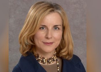 Καθηγήτρια-στο-Κολούμπια-κατηγορείται-για-απάτη-1,3-εκατ.-δολαρίων-–-Έκανε-σχέση-με-ηλικιωμένο-για-να-της-αγοράσει-σπίτι-στην-Αθήνα