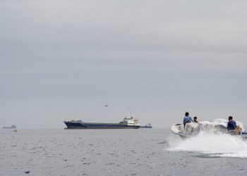 Με-απειλές-απαντά-το-Ιράν-στις-ΗΠΑ:-«Κανένα-λιμάνι-στην-περιοχή-δεν-θα-είναι-ασφαλές-αν-τεθούν-σε-κίνδυνο-τα-δικά-μας»