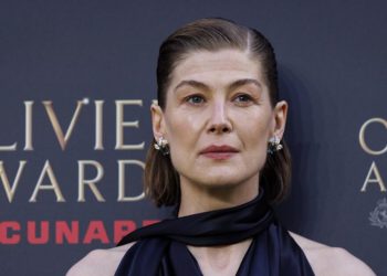 Το-θεατρικό-«paddington-the-musical»-και-η-Ρόζαμουντ-Πάικ,-οι-μεγάλοι-νικητές-στα-βραβεία-olivier-2026