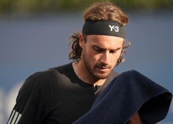 Πτώση-19-θέσεων-για-τον-Τσιτσιπά,-επιστροφή-στην-κορυφή-για-τον-Σίνερ