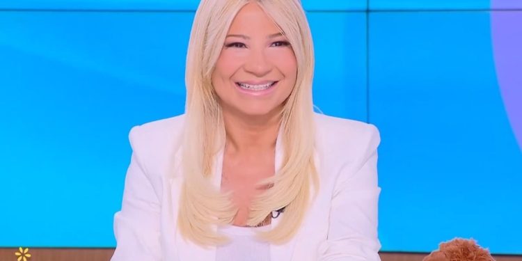 Οι-ευχές-της-Φαίης-Σκορδά-στην-Καινούργιου:-«Να-σας-ζήσει-η-πριγκίπισσα.-Εγώ-θα-ήθελα-να-τη-δω»