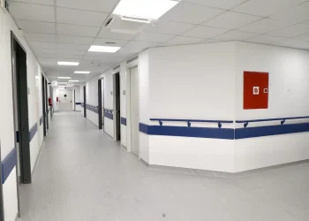 Συναγερμός-στα-Τρίκαλα:-Ρομά-κρατούμενοι-απέδρασαν-από-το-νοσοκομείο