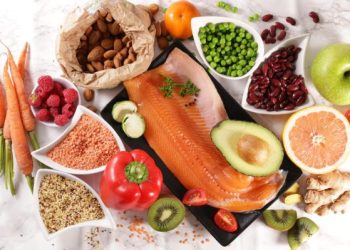 Οι-6-βιταμίνες-που-βοηθούν-στη-μείωση-της-φλεγμονής-–-Σε-ποιες-τροφές-θα-τις-βρείτε