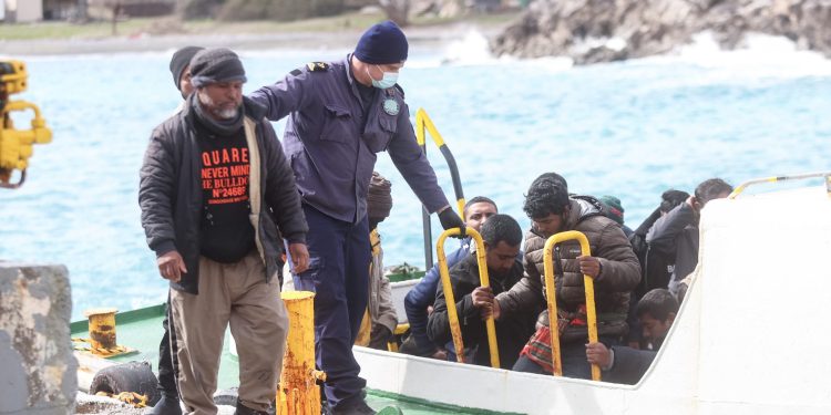 Διαχείριση-συνόρων-χωρίς-εκπτώσεις-στα-δικαιώματα:-Το-αποτύπωμα-του-προγράμματος-rightlines-σε-Ελλάδα-και-Κύπρο