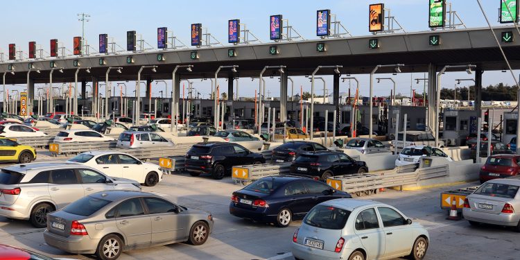 Με-σύμμαχο-τον-καιρό-και-χαμηλές-ταχύτητες-η-επιστροφή-των-εκδρομέων-του-Πάσχα-–-Πού-υπάρχει-αυξημένη-κίνηση