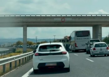 Με-χαμηλές-ταχύτητες-από-το-Κιάτο-μέχρι-τα-Μέγαρα-επιστρέφουν-οι-εκδρομείς-από-Κόρινθο-προς-Αθήνα,-δείτε-live-που-υπάρχουν-τα-μεγαλύτερα-προβλήματα