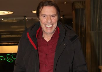 Συγκλονίζει-ο-Στράτος-Τζώρτζογλου:-Απήγγειλε-το-«Πιστεύω»-και-μίλησε-για-τη-μάχη-με-την-κατάθλιψη