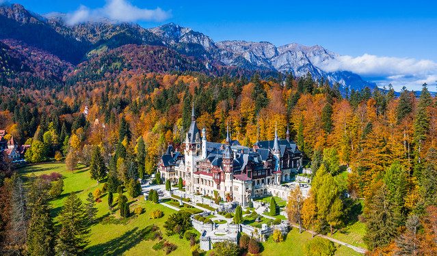 Κάστρο-Πέλες:-Σαν-παραμύθι-στα-Καρπάθια