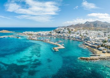 Η-Νάξος-στα-πιο-ελκυστικά-ηλιόλουστα-μέρη-της-Ευρώπης-για-τους-Ιρλανδούς,-σύμφωνα-με-διεθνή-μέσα