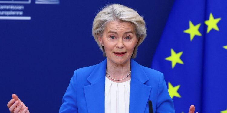 Φον-ντερ-Λάιεν:-Το-συνεχιζόμενο-κλείσιμο-των-Στενών-του-Ορμούζ-είναι-πολύ-επιζήμιο-–-Να-ληφθούν-στοχευμένα-μέτρα-κατά-της-ακρίβειας-στην-ενέργεια