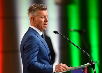 Ο-Πέτερ-Μαγκιάρ-υπόσχεται-να-κάνει-τα-πάντα-για-να-εγγυηθεί-μια-νέα-εποχή-για-την-Ουγγαρία