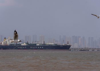 live:-«Όποιο-ιρανικό-πλοίο-πλησιάσει-τα-Στενά-του-Ορμούζ,-θα-εξαλειφθεί»-λέει-ο-Τραμπ-–-Σε-ισχύ-ο-ναυτικός-αποκλεισμός-των-ΗΠΑ