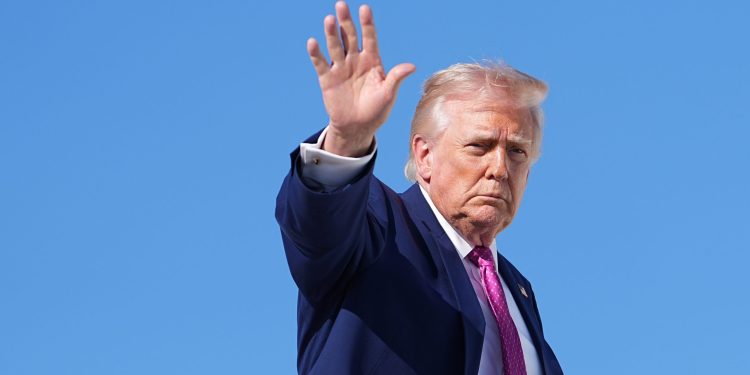 Τραμπ:-Όποιο-ιρανικό-πλοίο-πλησιάσει-τα-Στενά-του-Ορμούζ,-θα-καταστραφεί