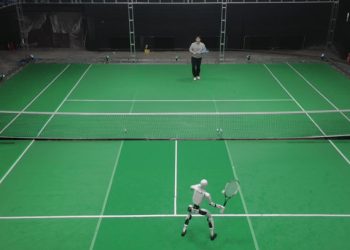 Ανθρωποειδές-ρομπότ-νέας-γενιάς-παίζει-τένις-με-ακρίβεια-96%